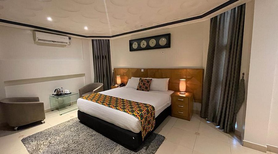 Airport West Hotel